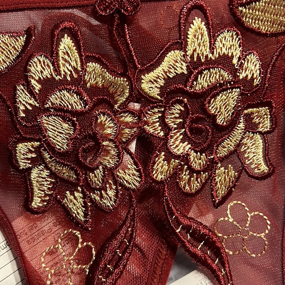 2 Pc Women's
Floral Embroidery
Open Crotch Thongs - Picture 7 of 11